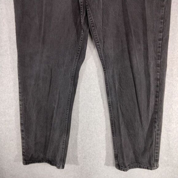 Wrangler Jeans Mens Size 42 x 32 Relaxed Fit Straight Leg Black Denim Classic - Picture 3 of 11